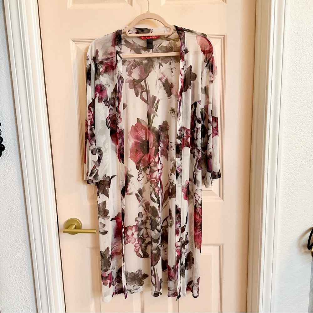 White floral hot kiss kimono